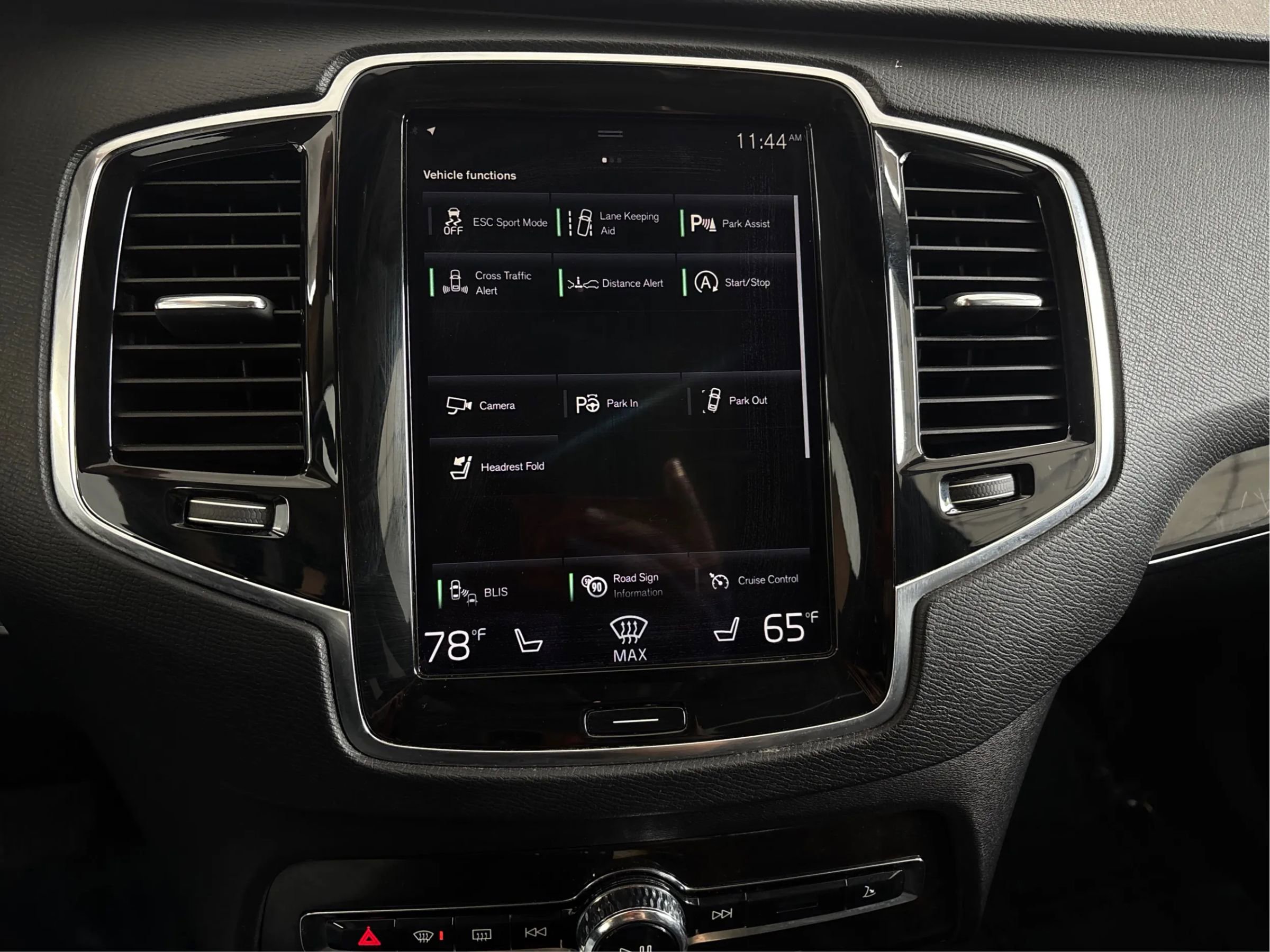 Used 2018 Volvo XC90 T6 Momentum w/ Convenience Package AWD/4WD image 45