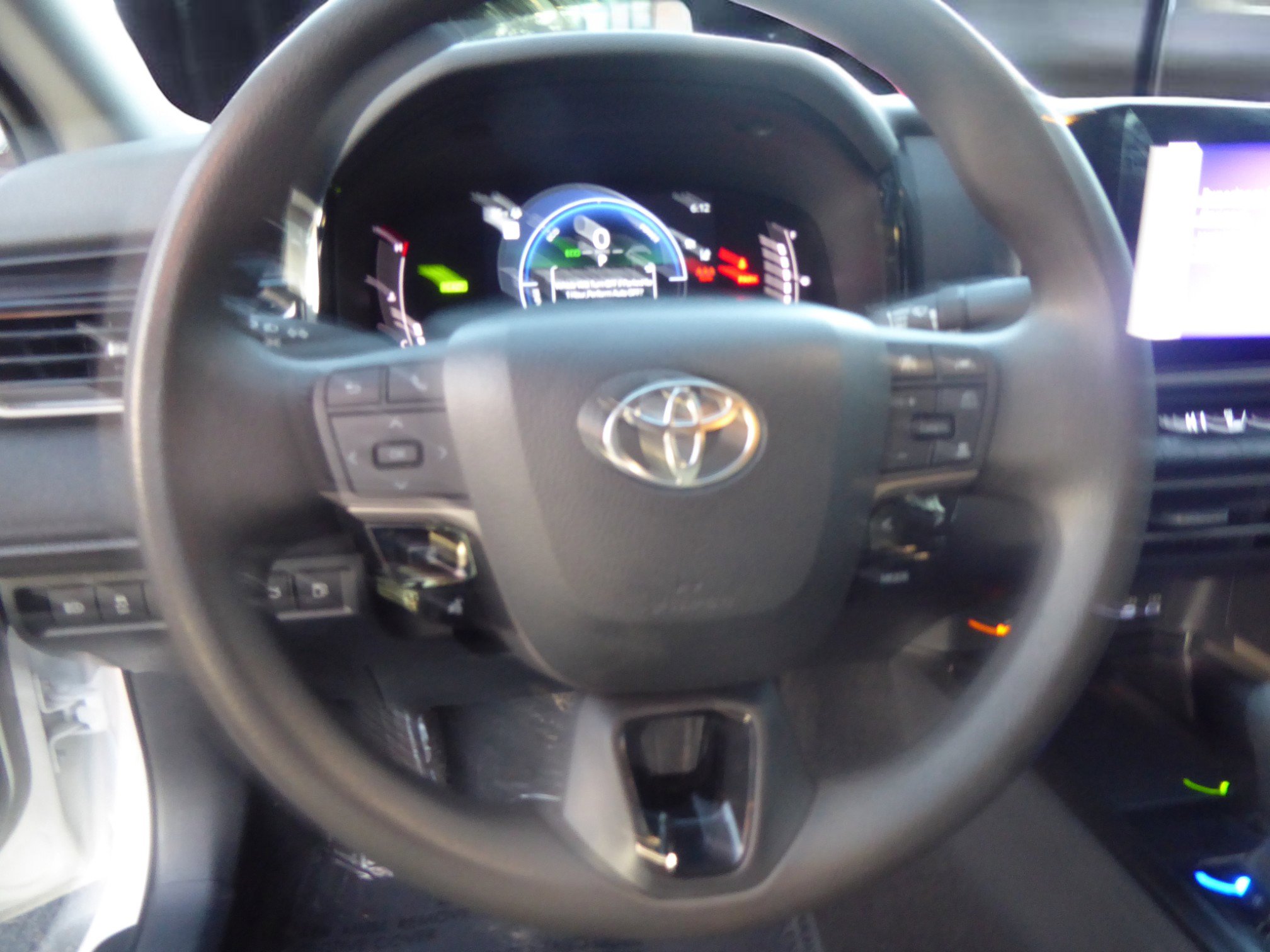 Used 2025 Toyota Camry LE image 25