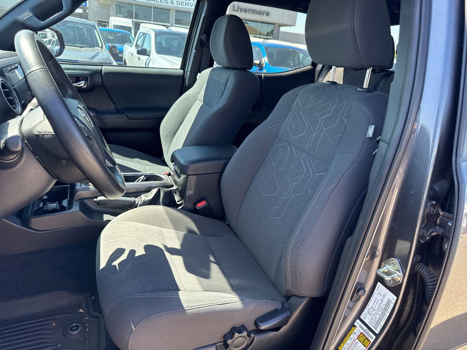 Used 2017 Toyota Tacoma TRD Sport w/ Tow Package (A/T) image 14