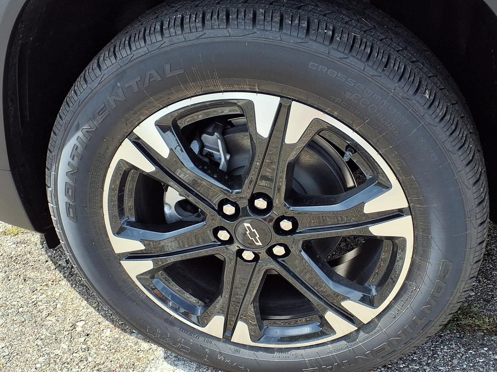 New 2027 Chevrolet Traverse LT w/ Sun and Wheel Package AWD/4WD image 7