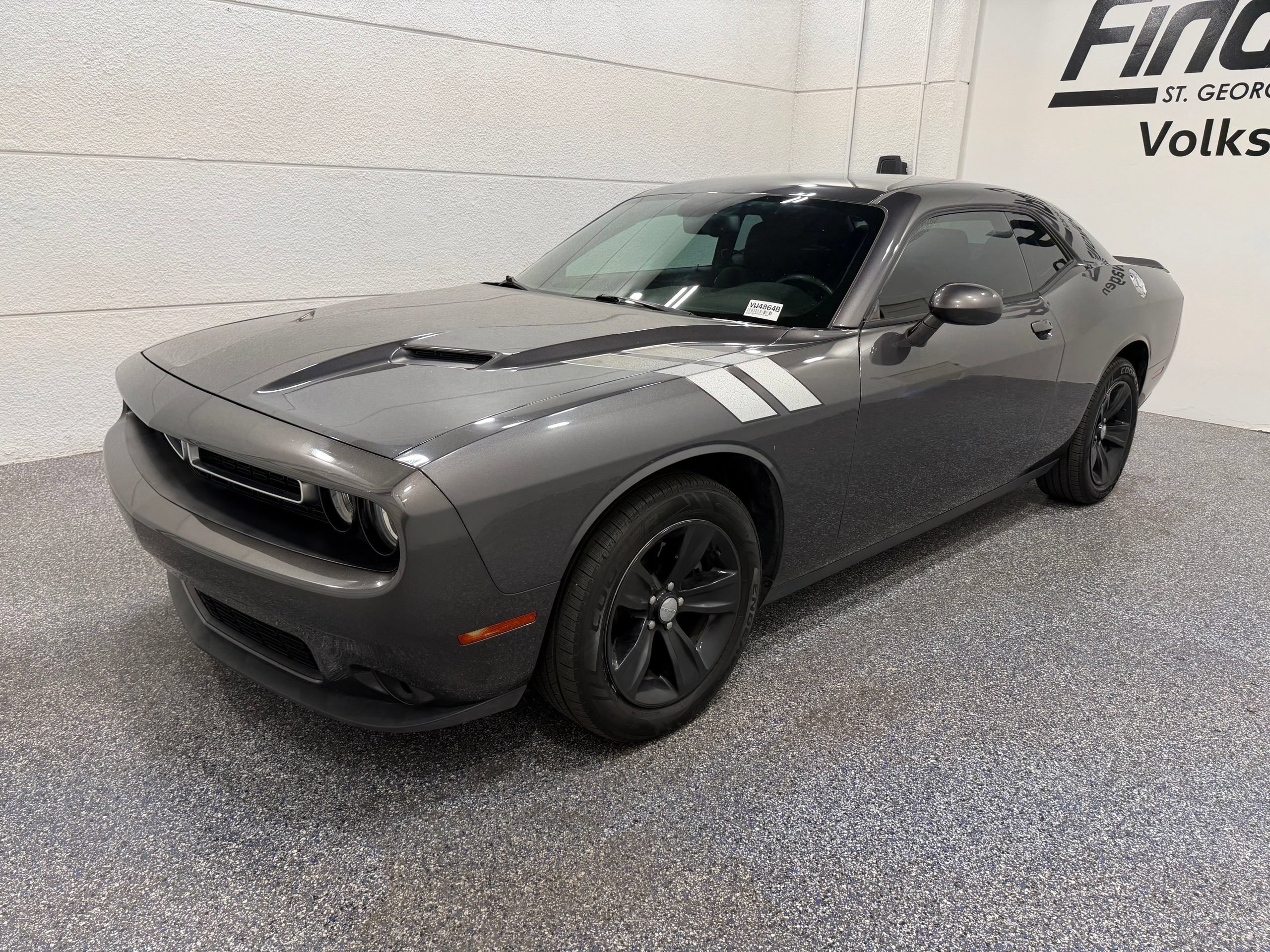 Used 2016 Dodge Challenger SXT