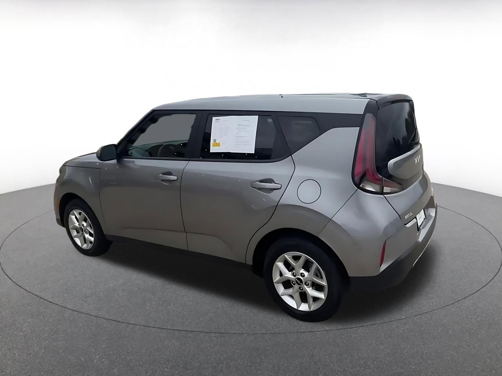 Used 2025 Kia Soul LX w/ LX Technology Package image 10