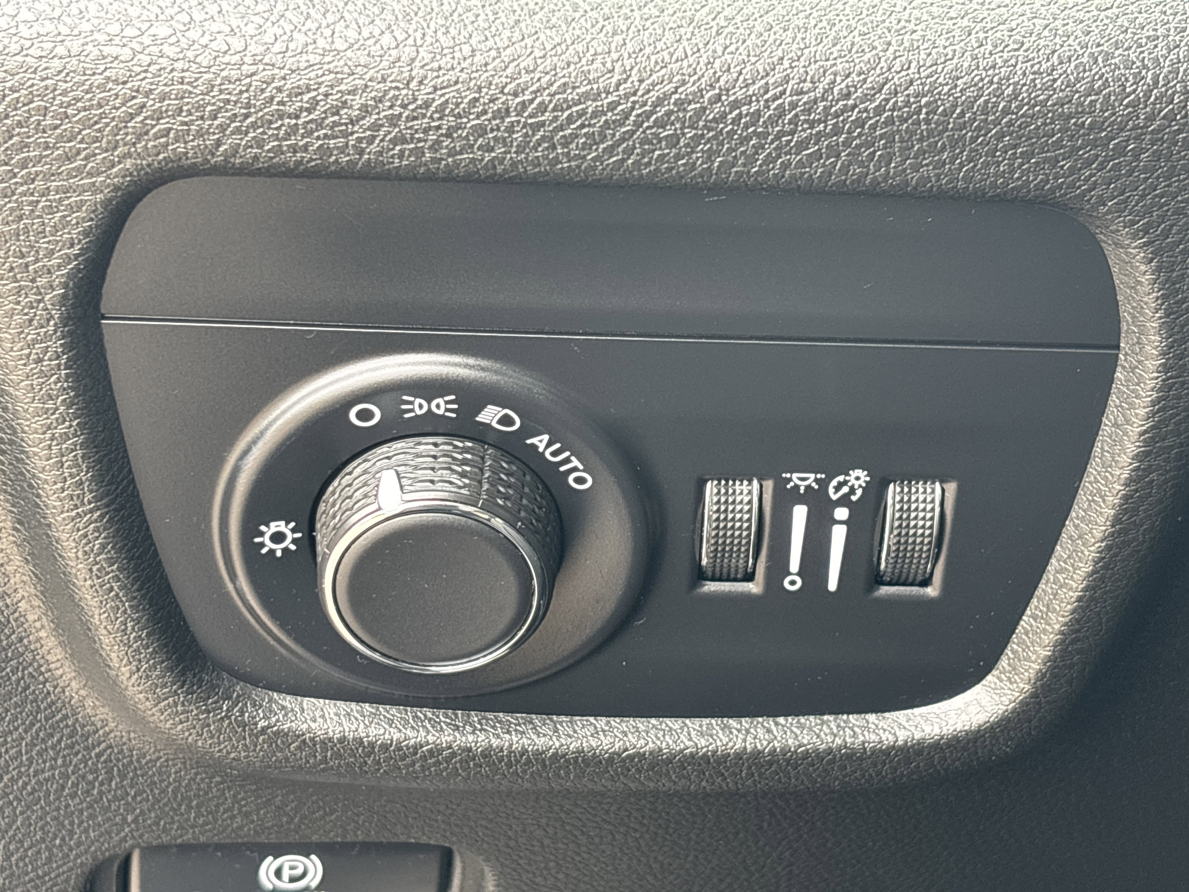 Used 2023 Jeep Grand Cherokee L Laredo AWD/4WD image 30