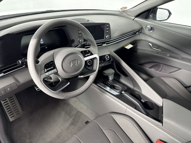 Used 2025 Hyundai Elantra Sport FWD image 20