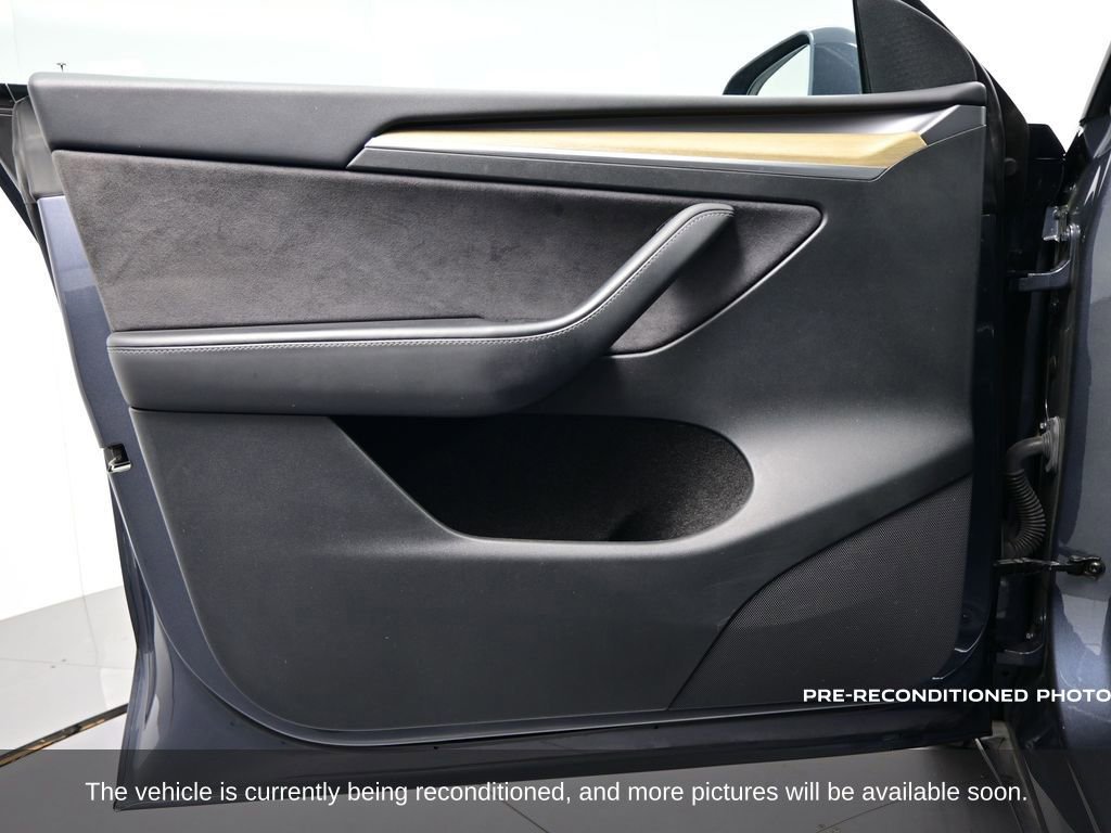 Used 2023 Tesla Model Y Long Range image 11