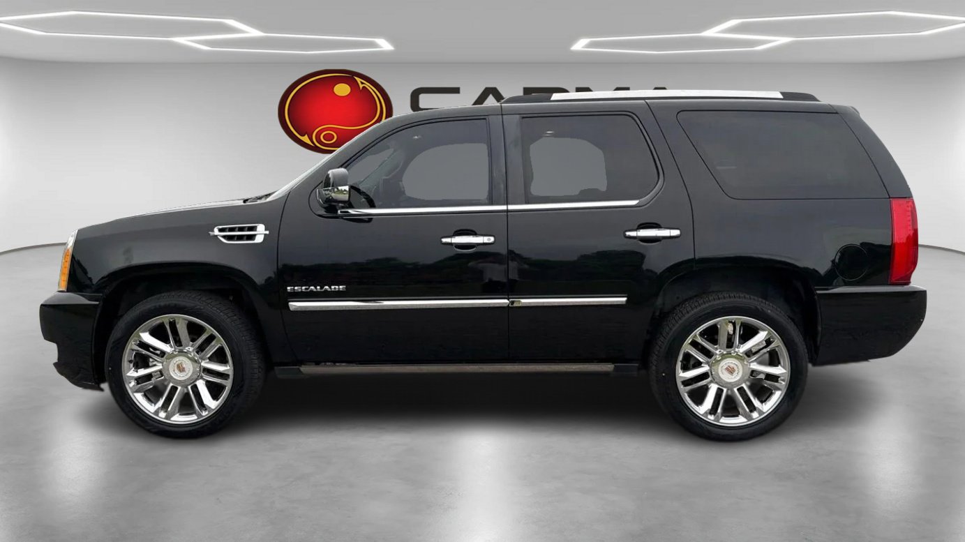 Used 2013 Cadillac Escalade Platinum AWD/4WD image 2