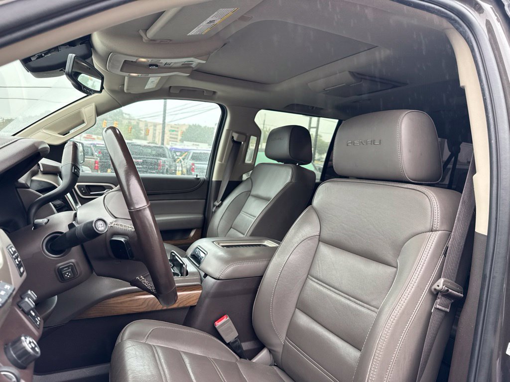 Used 2019 GMC Yukon XL Denali w/ Denali Ultimate Package RWD image 14