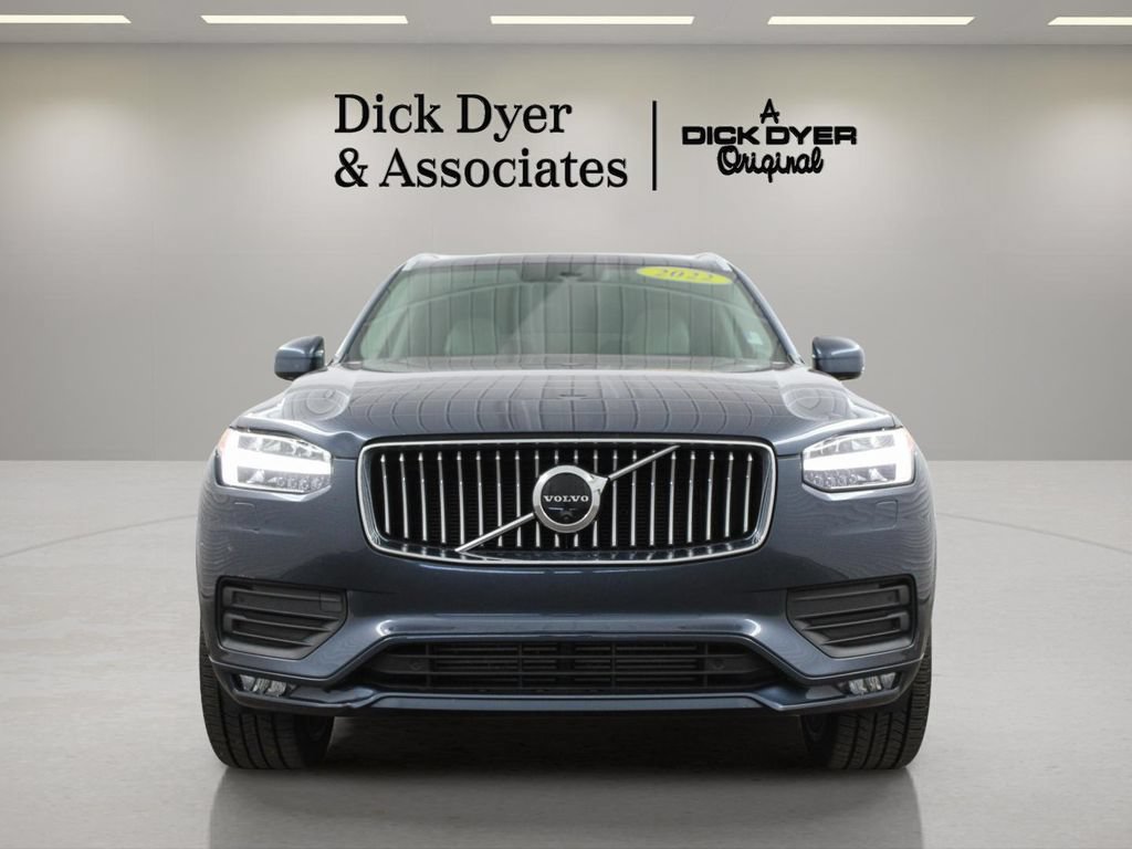 Used 2022 Volvo XC90 T6 Momentum w/ Advanced Package AWD/4WD image 4