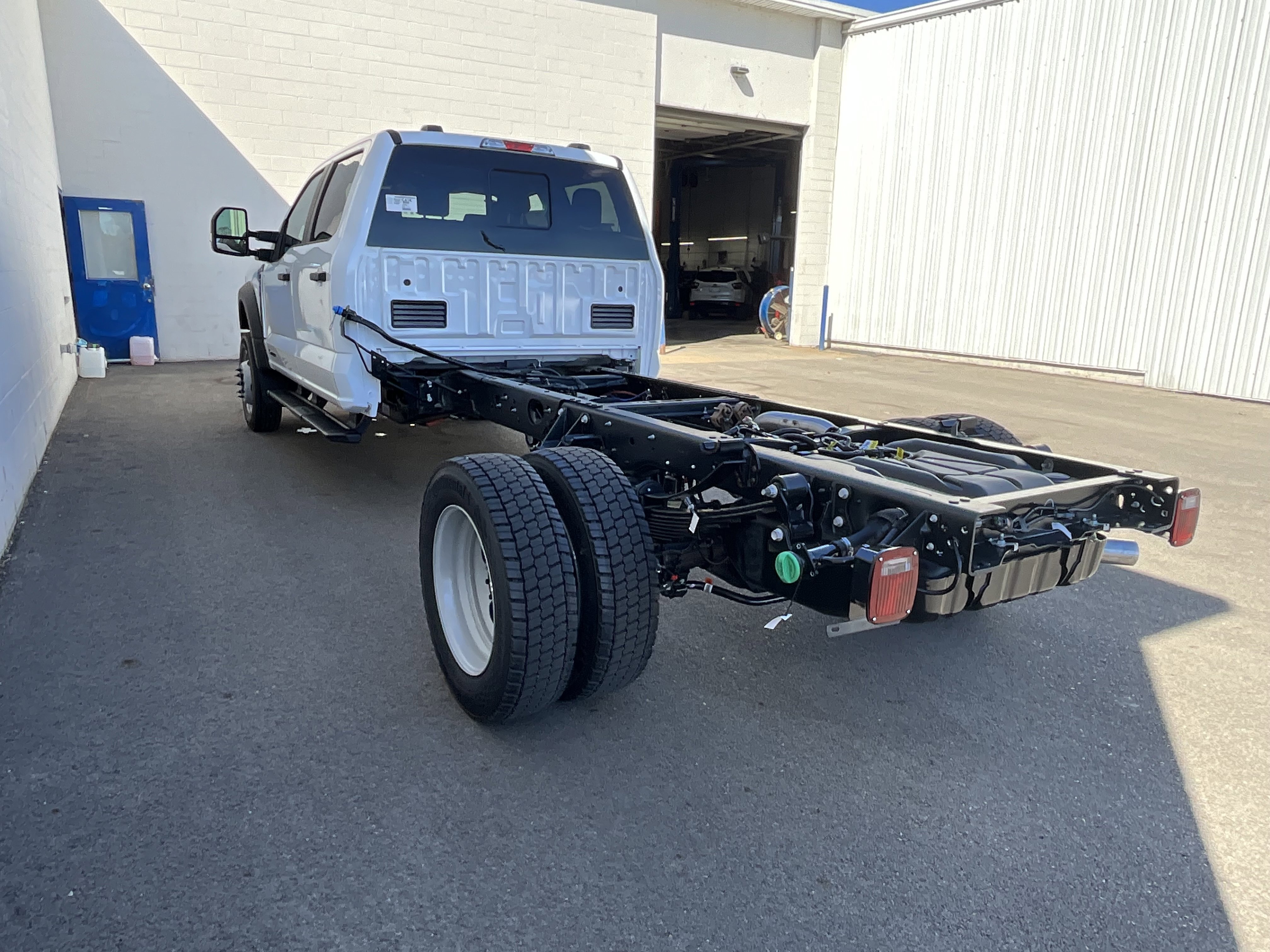 New 2026 Ford F550 4x4 Crew Cab image 6