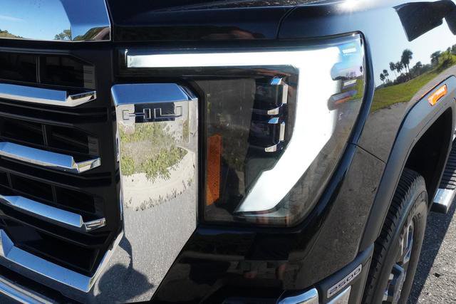 Used 2024 GMC Sierra 2500 SLT w/ SLT Convenience Package AWD/4WD image 37