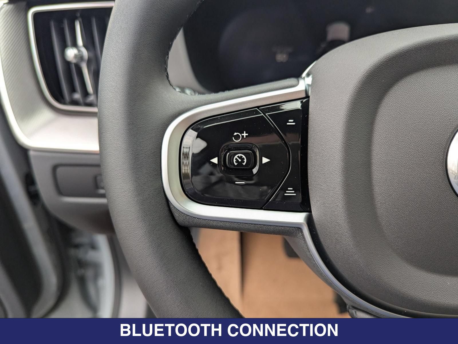 New 2026 Volvo XC60 B5 Ultra w/ Protection Package Premier AWD/4WD image 12