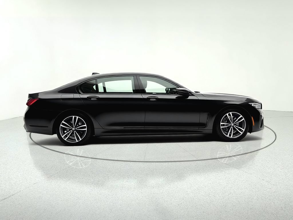 Used 2022 BMW 740i xDrive w/ M Sport Package AWD/4WD image 8