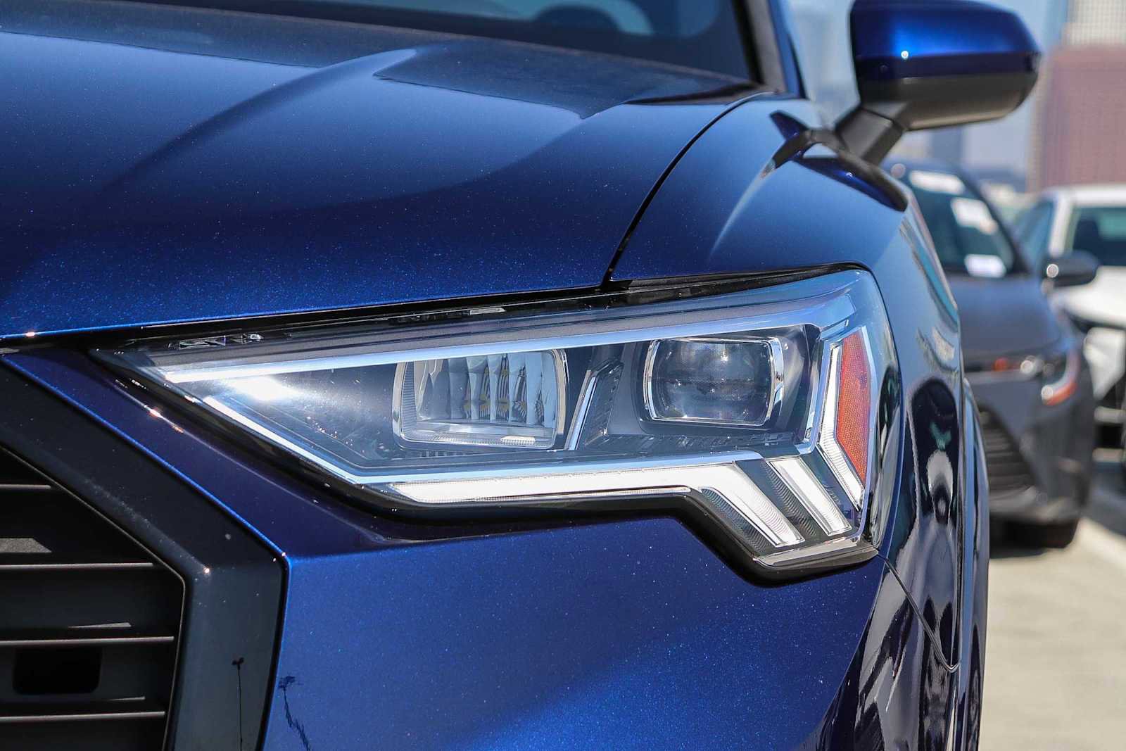 Used 2025 Audi Q3 2.0T Premium w/ Convenience Package image 4