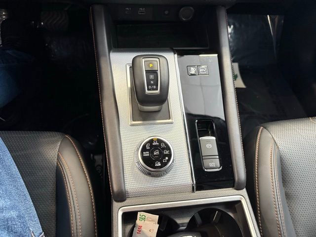 Used 2023 Mitsubishi Outlander SEL image 16