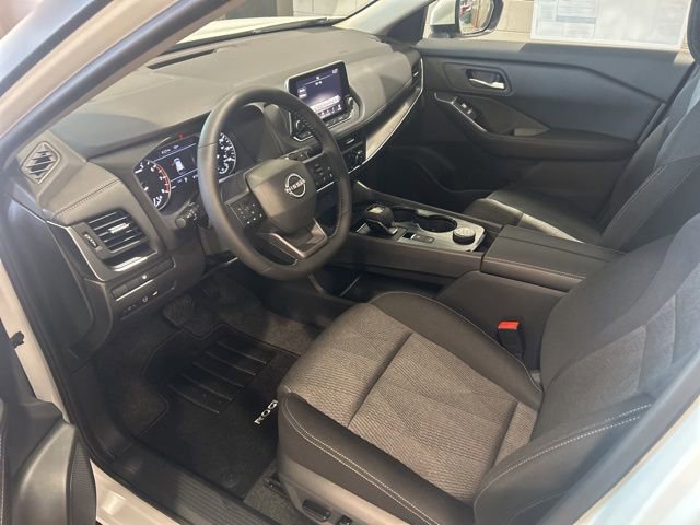 New 2026 Nissan Rogue SV w/ Cold Weather Package AWD/4WD image 8