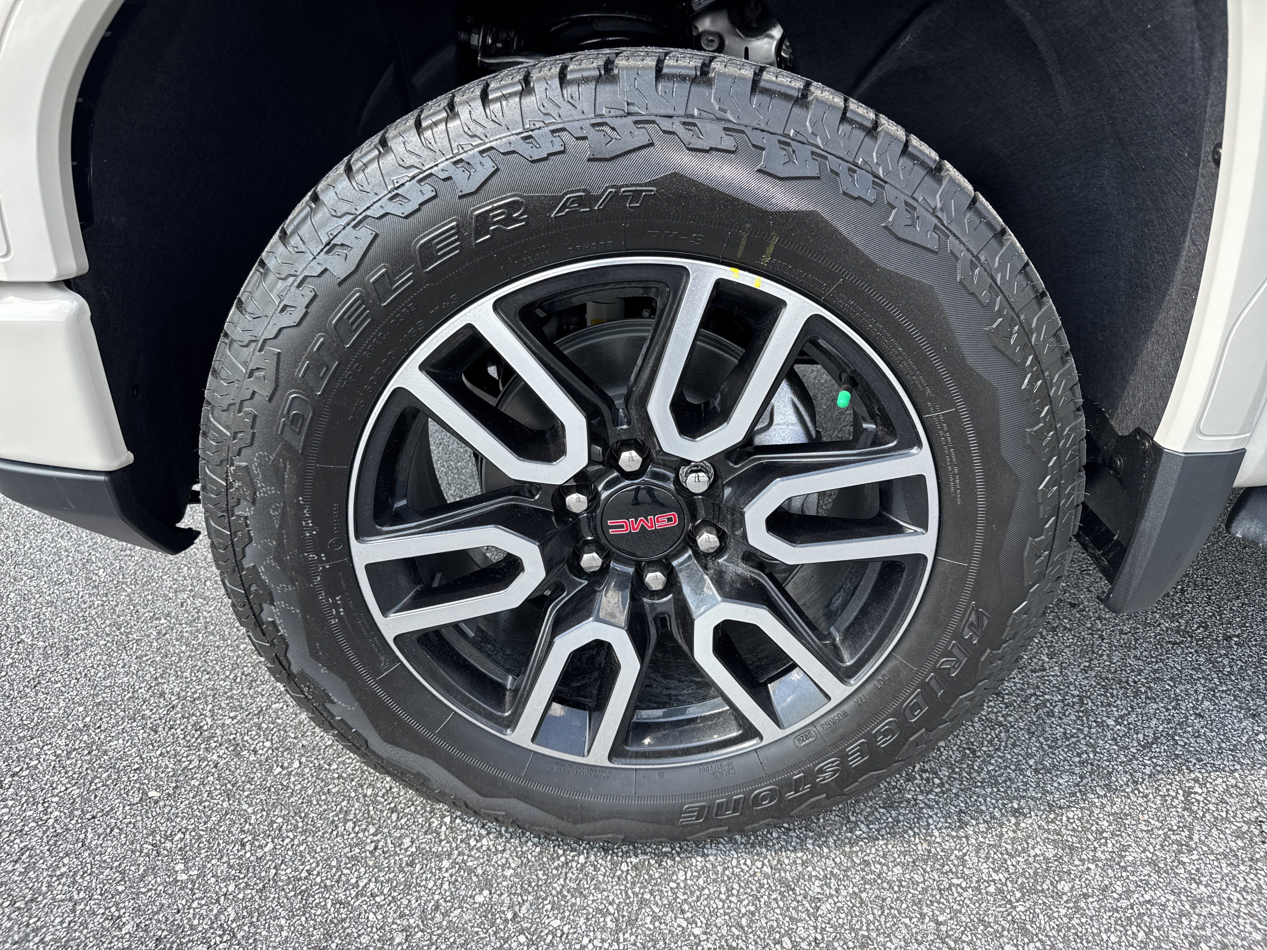 New 2026 GMC Sierra 1500 AT4 w/ AT4 Premium Package AWD/4WD image 13