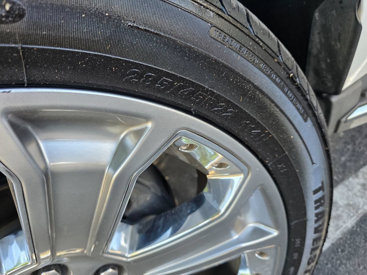Used 2015 GMC Yukon SLE RWD image 32