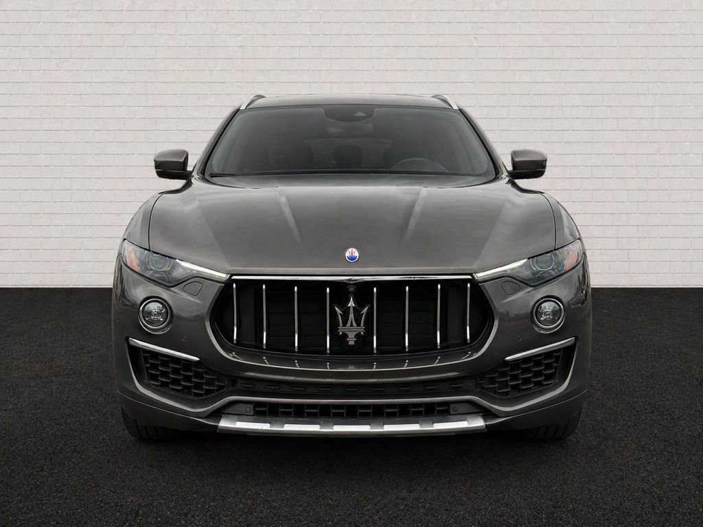 Used 2019 Maserati Levante GranLusso AWD/4WD image 2