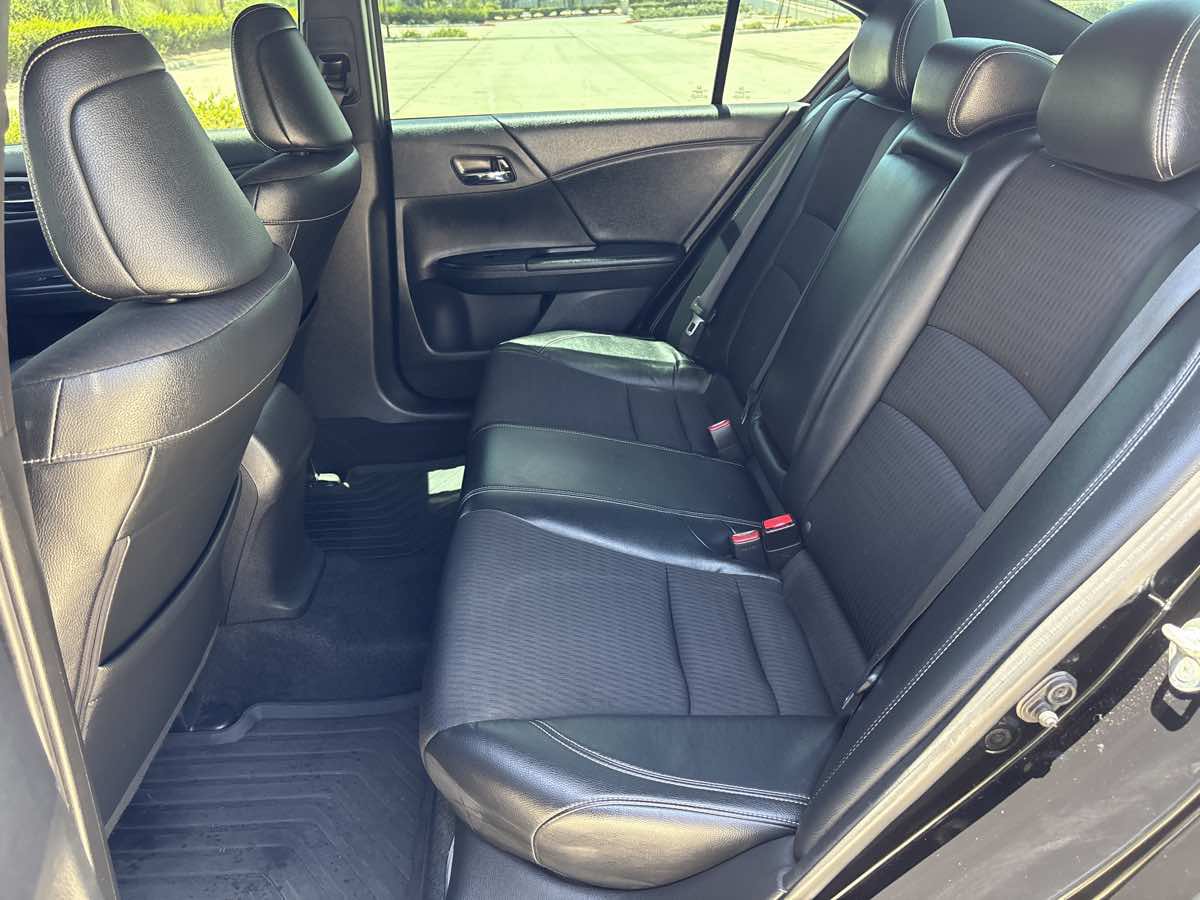 Used 2017 Honda Accord Sport image 11