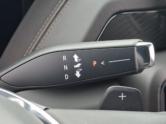 Used 2025 GMC Yukon XL AT4 AWD/4WD image 11