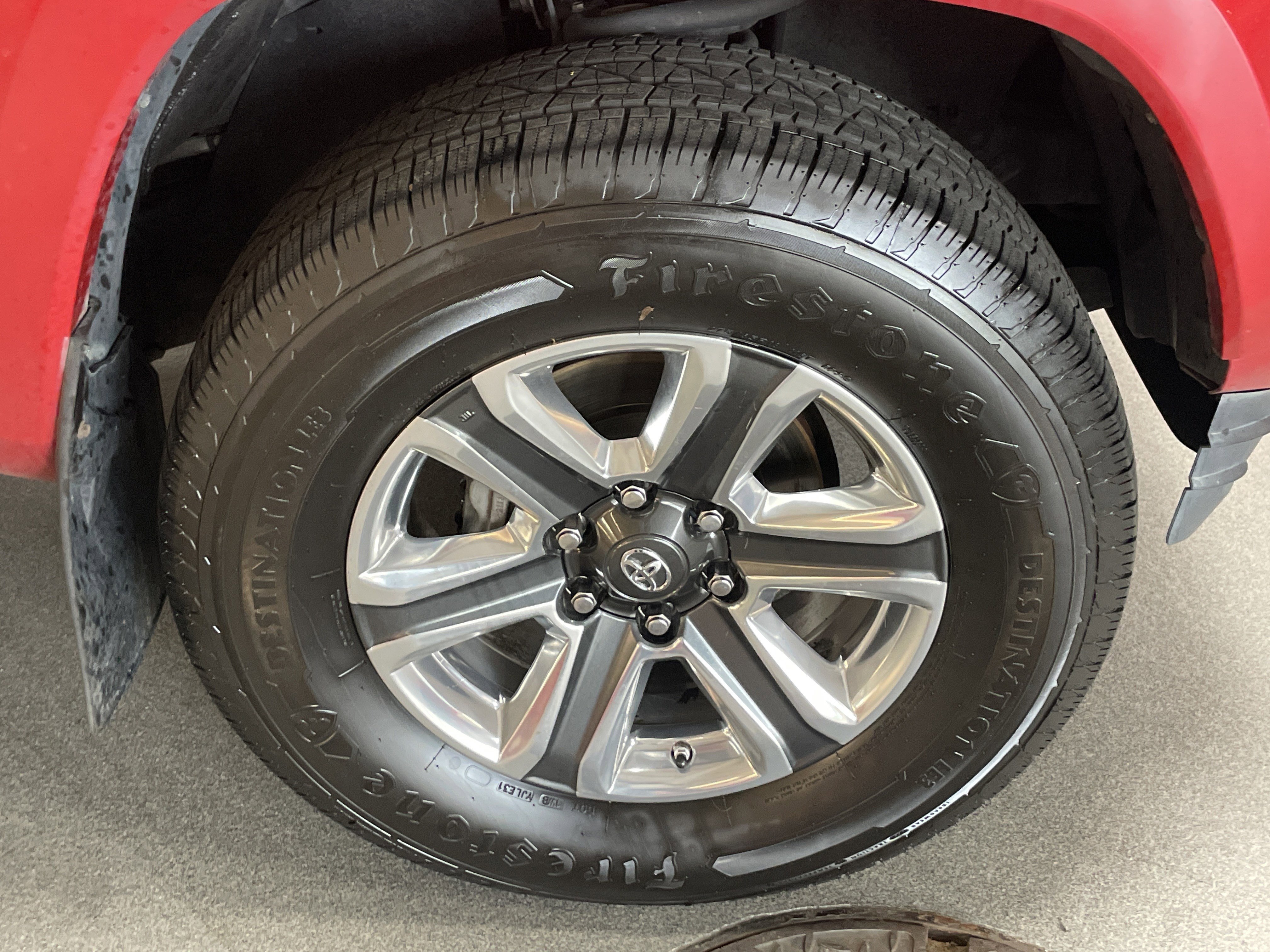 Used 2017 Toyota Tacoma Limited image 13