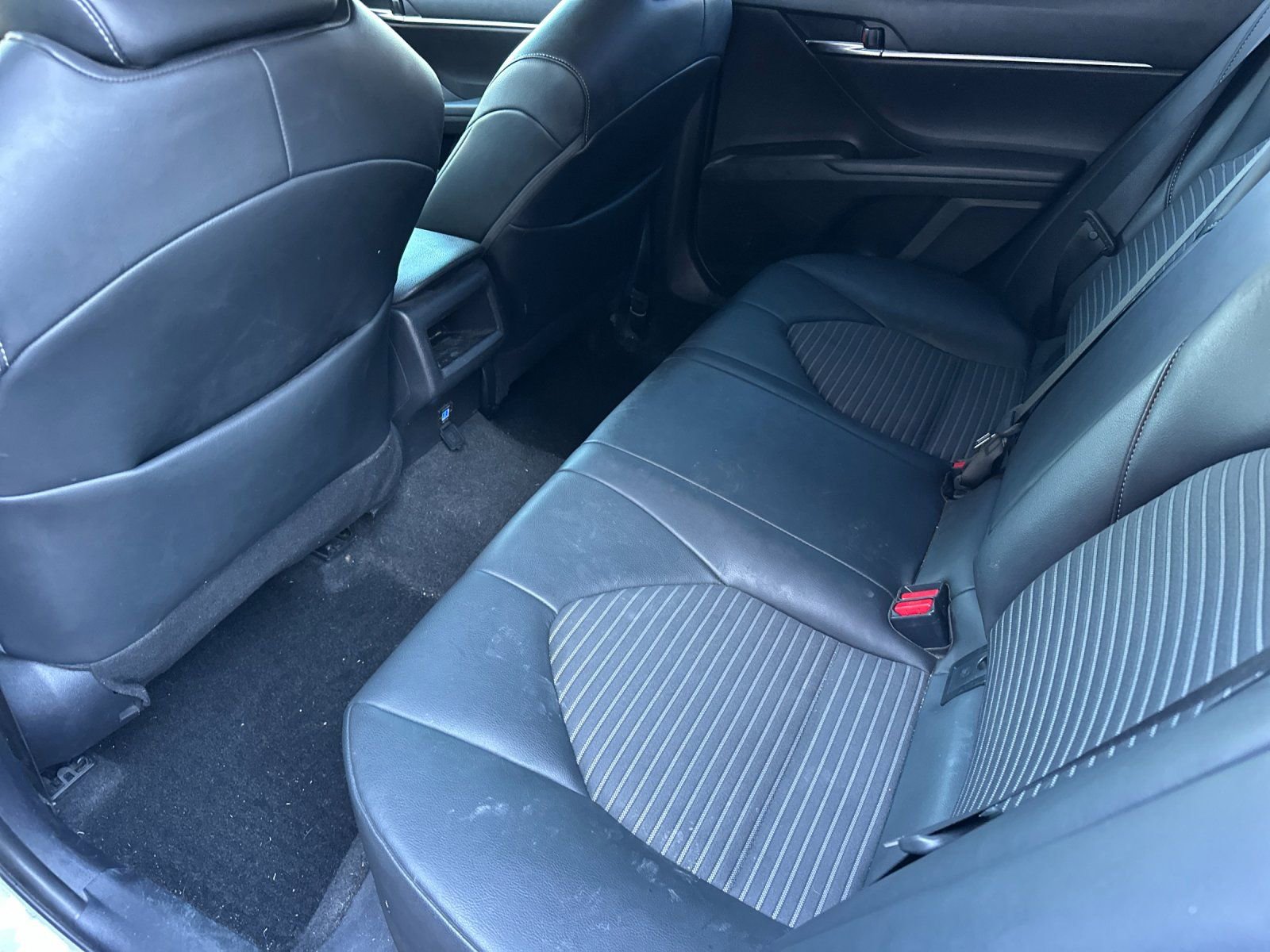 Used 2023 Toyota Camry SE w/ Convenience Package image 11