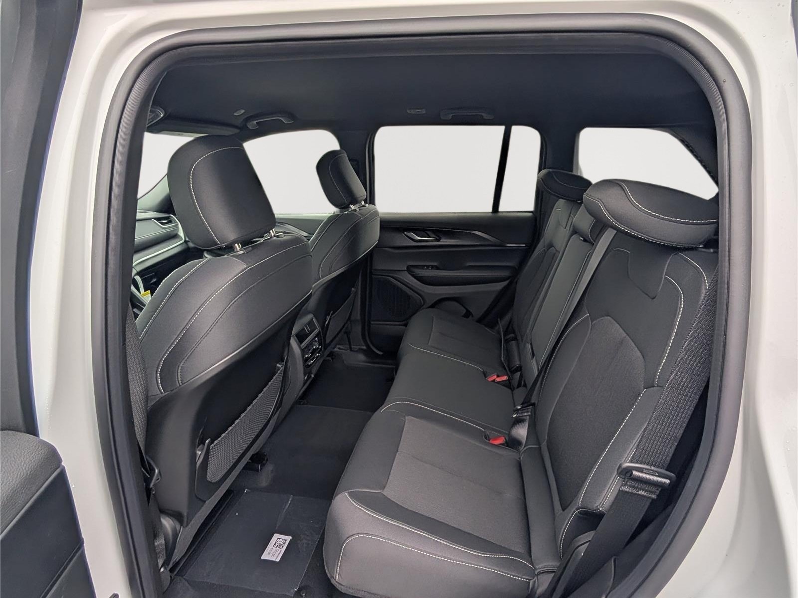 New 2026 Jeep Grand Cherokee Laredo AWD/4WD image 9