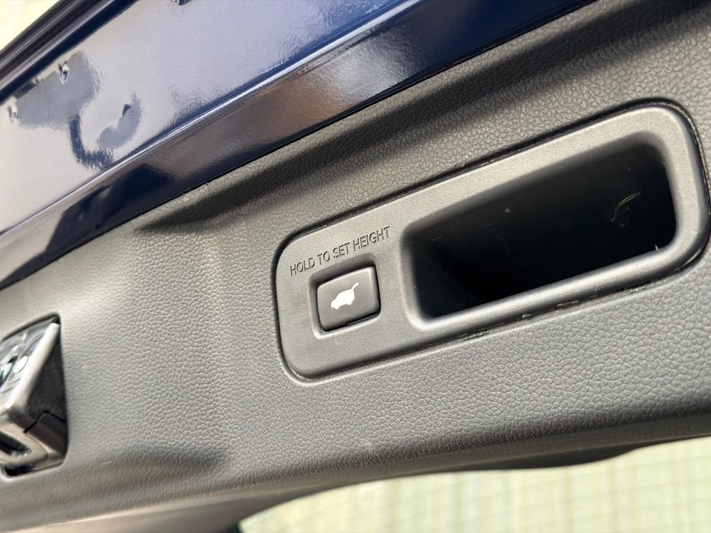 Used 2023 Honda Pilot EX-L image 10