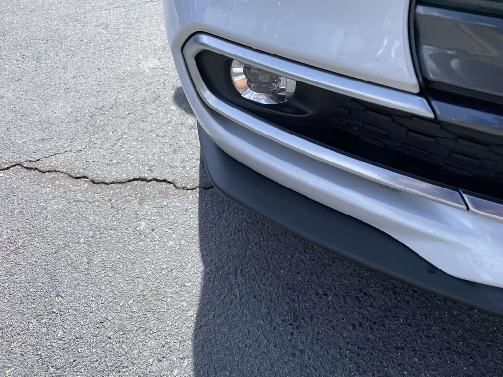 Used 2023 Toyota Sienna Limited image 17