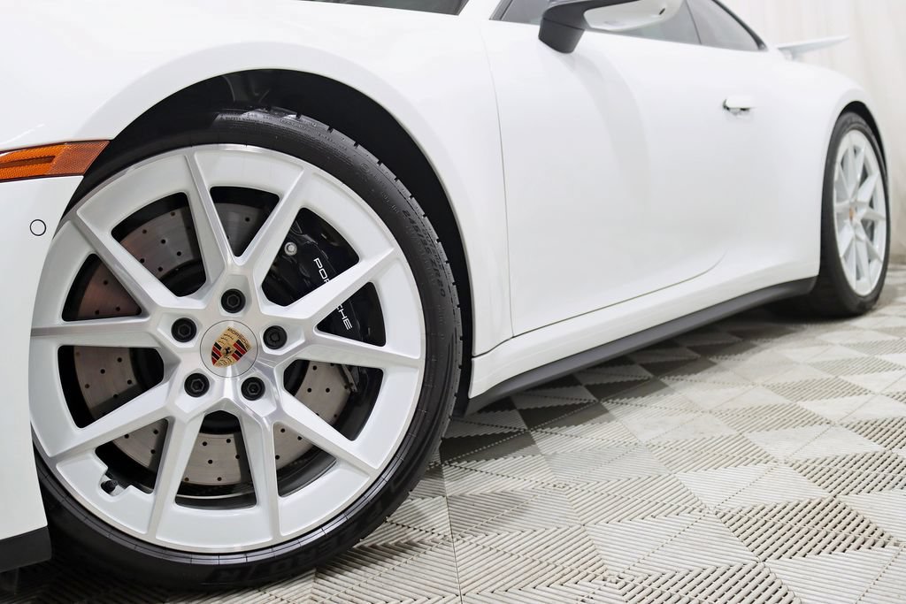 Used 2026 Porsche 911 GTS image 5