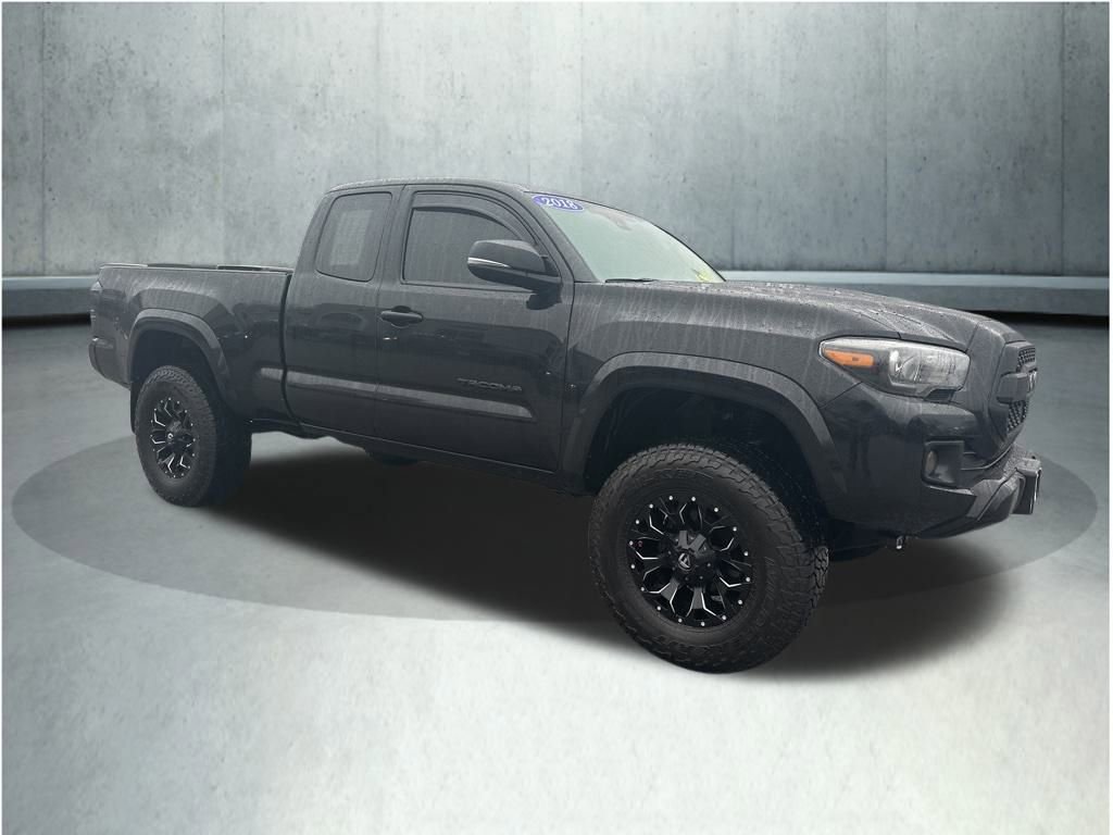 Used 2018 Toyota Tacoma TRD Sport w/ Technology Package image 8