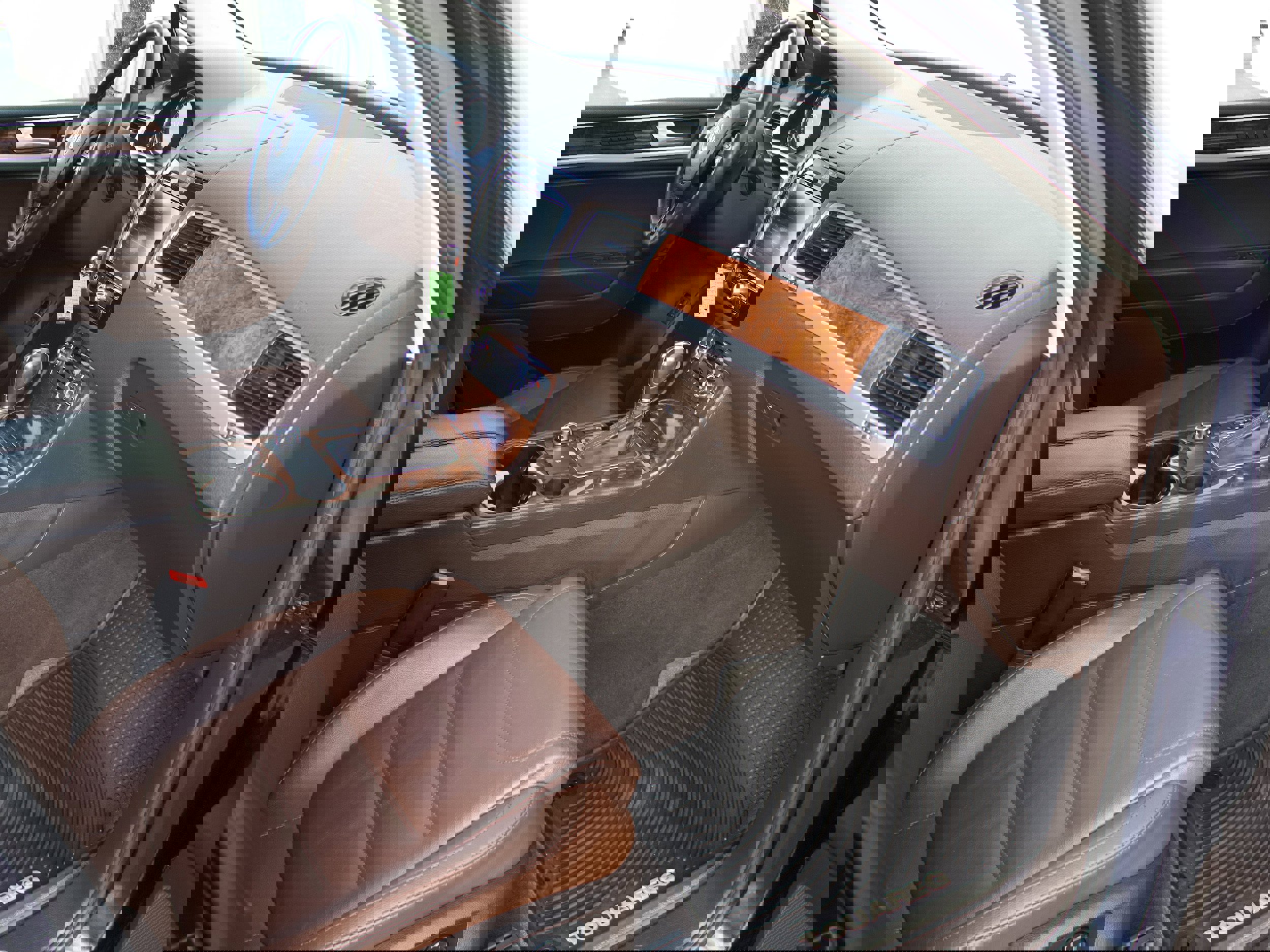 Used 2013 Volkswagen Touareg Executive image 36