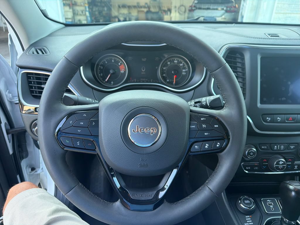 Used 2023 Jeep Cherokee Altitude Lux AWD/4WD image 17