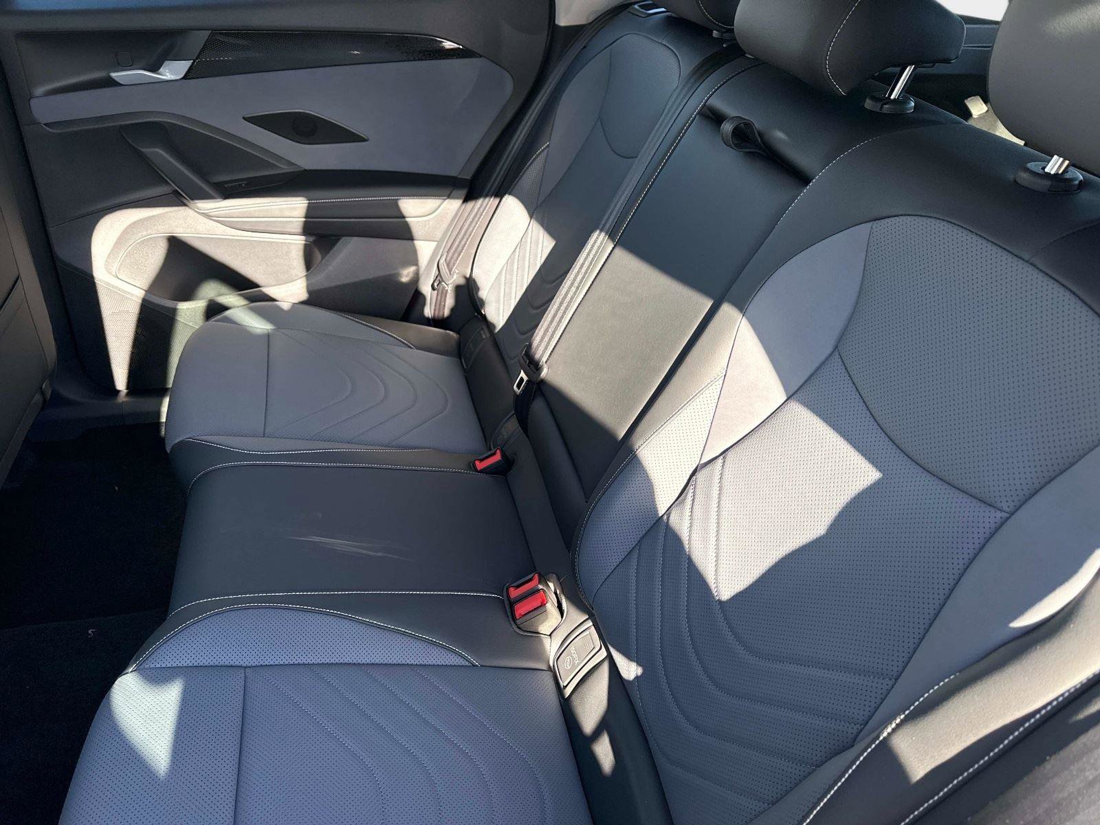 New 2026 Volkswagen Tiguan SE image 13