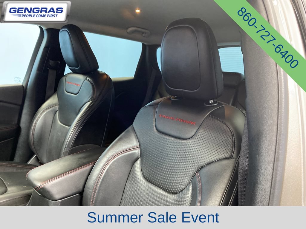 Used 2020 Jeep Cherokee Trailhawk AWD/4WD image 10
