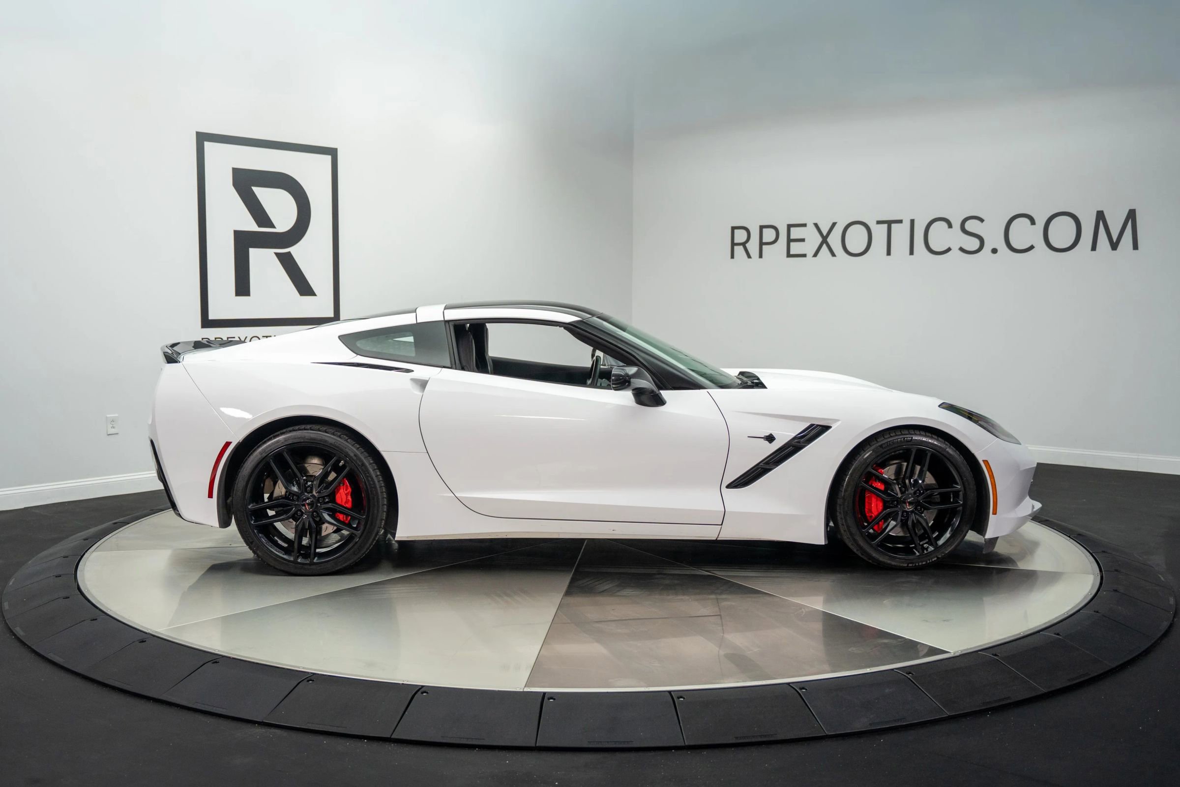 Used 2016 Chevrolet Corvette Stingray Coupe w/ 3LT Preferred Equipment Group image 11