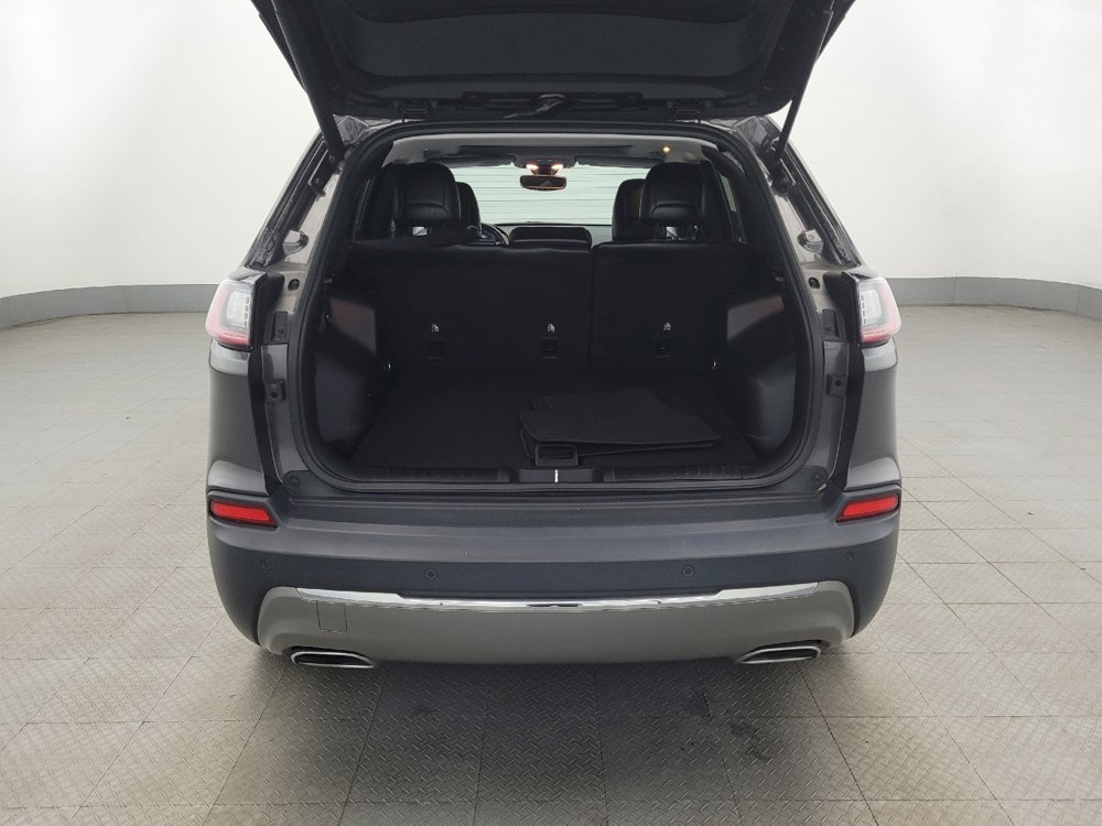 Used 2019 Jeep Cherokee Limited image 29