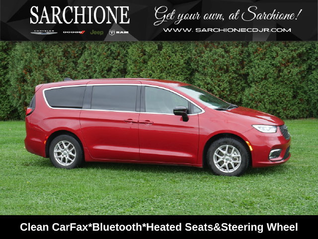 Used 2025 Chrysler Pacifica Select