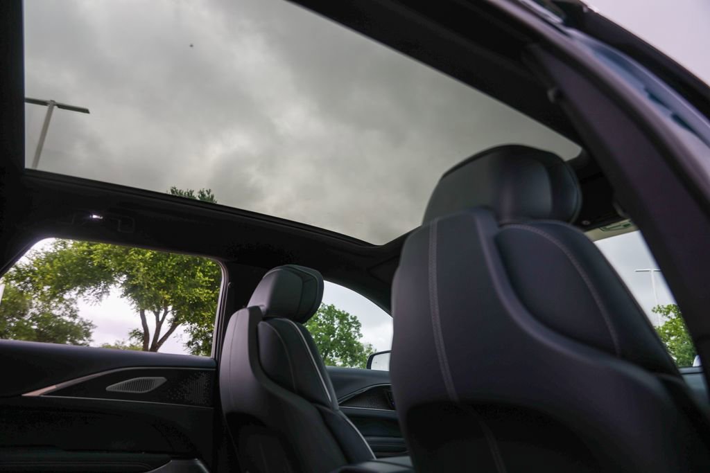 Certified 2024 Cadillac Lyriq Luxury w/ Nappa Leather Package image 31