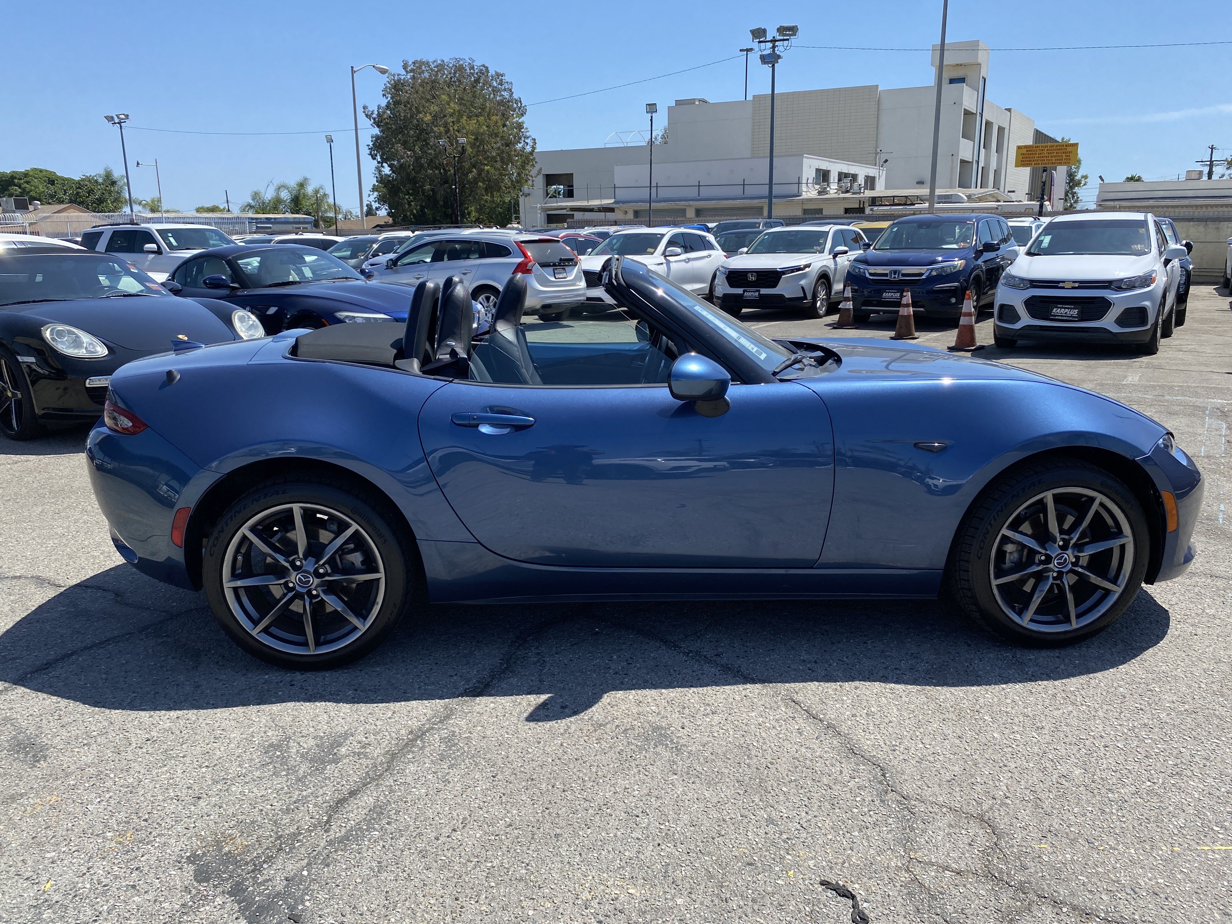 Used 2019 MAZDA MX-5 Miata Grand Touring w/ GT-S Package RWD image 18