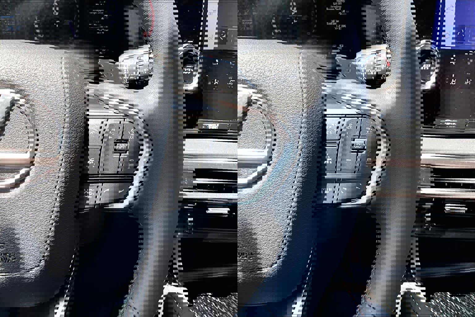 Used 2025 Lexus RX 350 FWD w/ Technology Package image 23