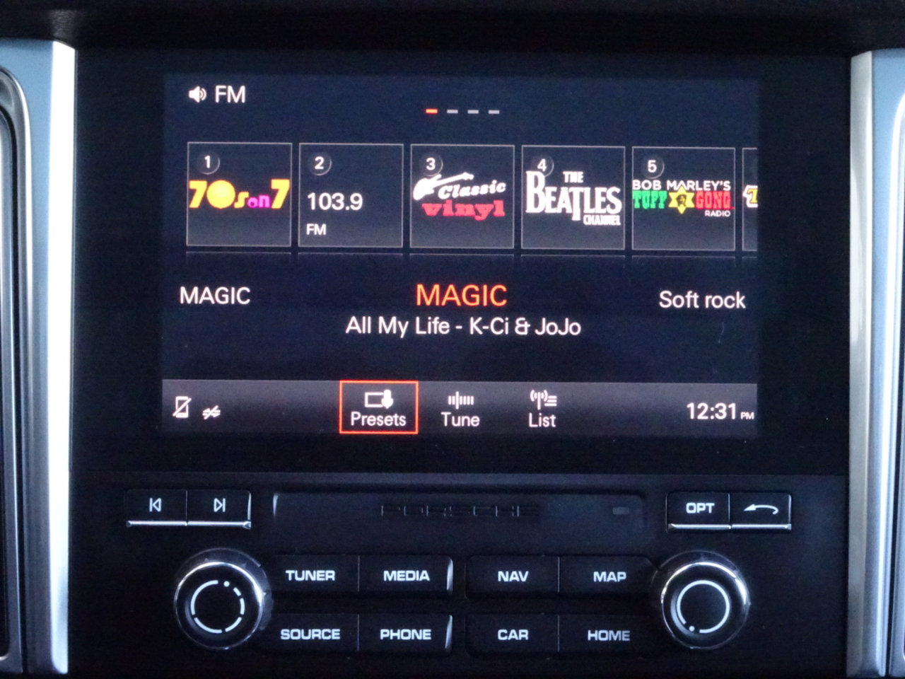 Used 2017 Porsche Macan S image 21