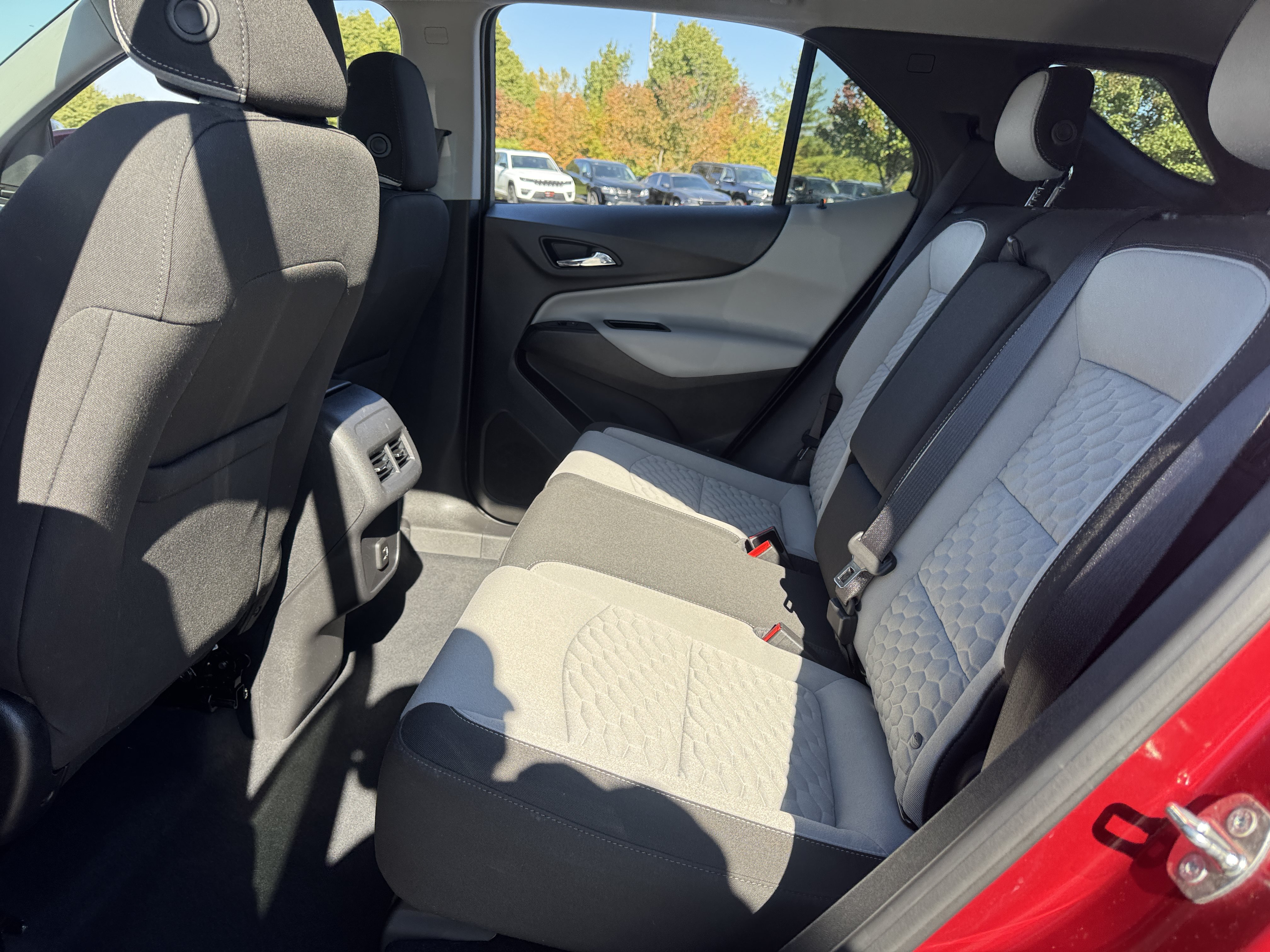 Used 2019 Chevrolet Equinox LT FWD image 13