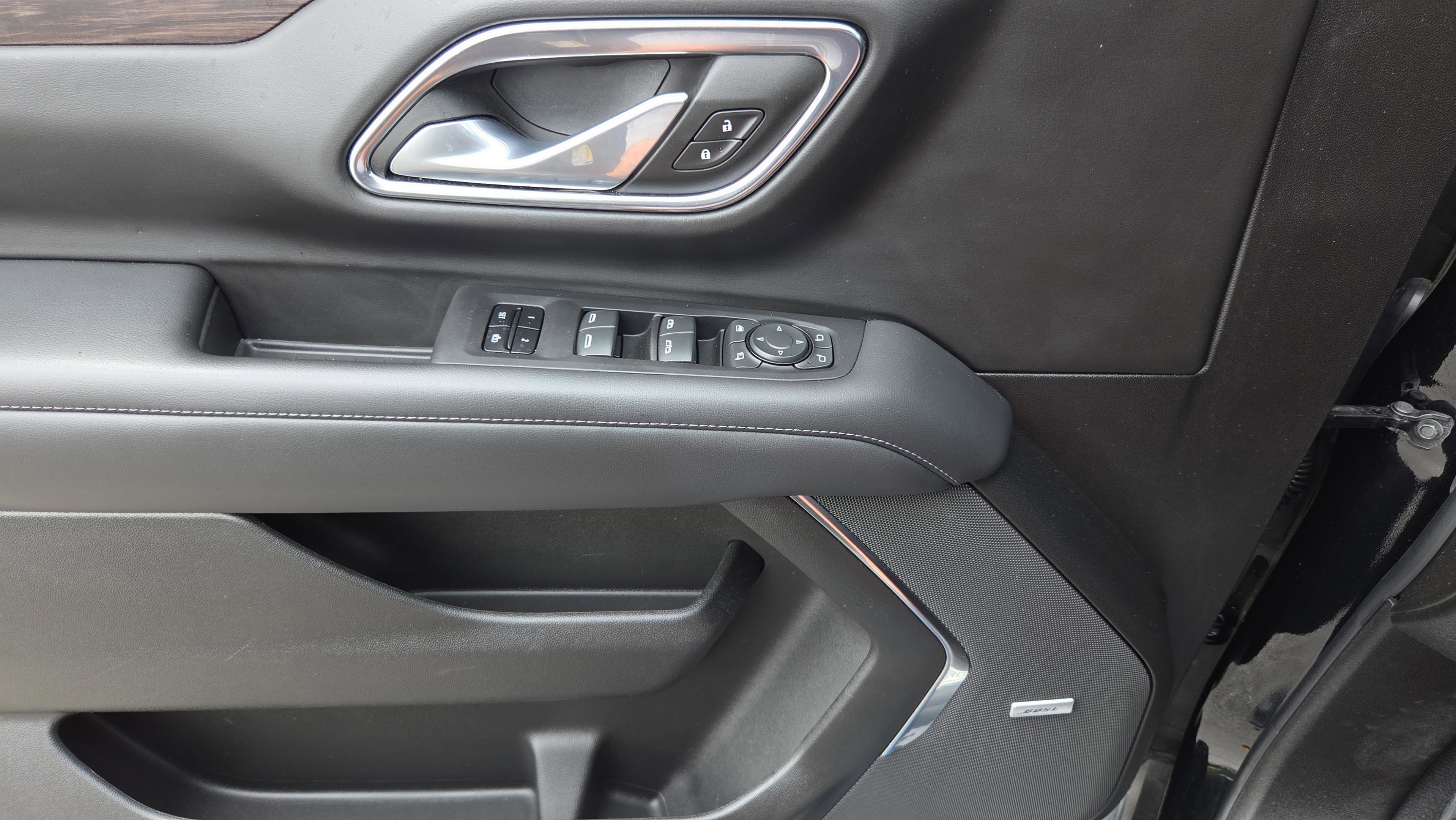 Used 2024 Chevrolet Tahoe Z71 w/ Luxury Package image 28