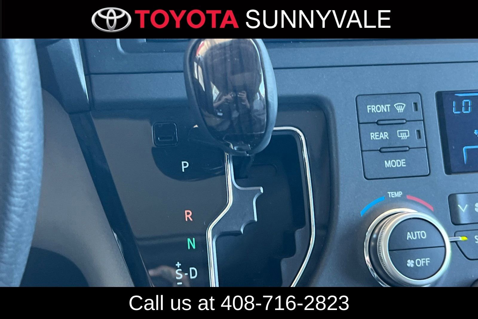 Used 2017 Toyota Sienna XLE w/ XLE Navigation Package FWD image 26