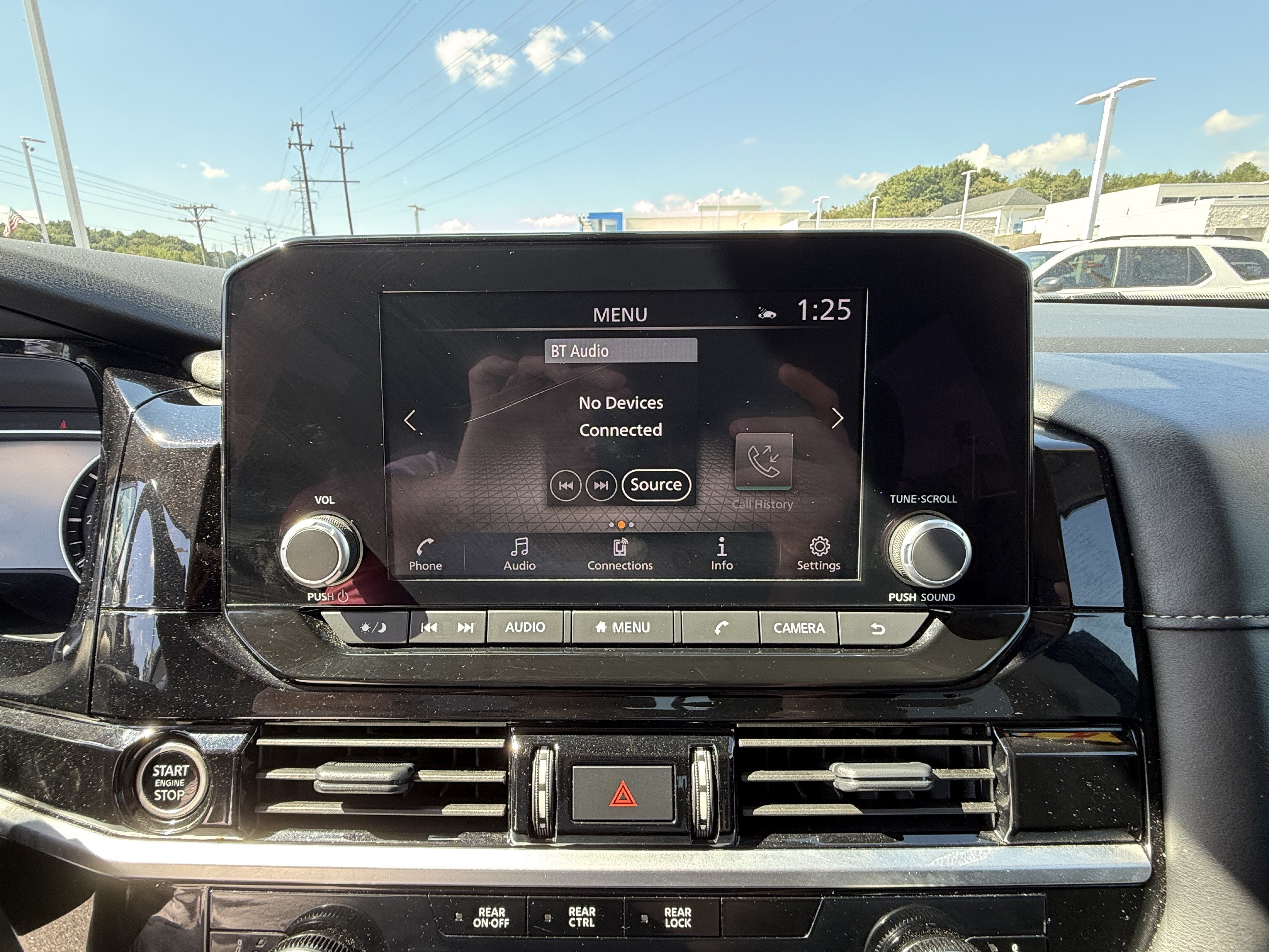 Used 2024 Nissan Pathfinder SV AWD/4WD image 25