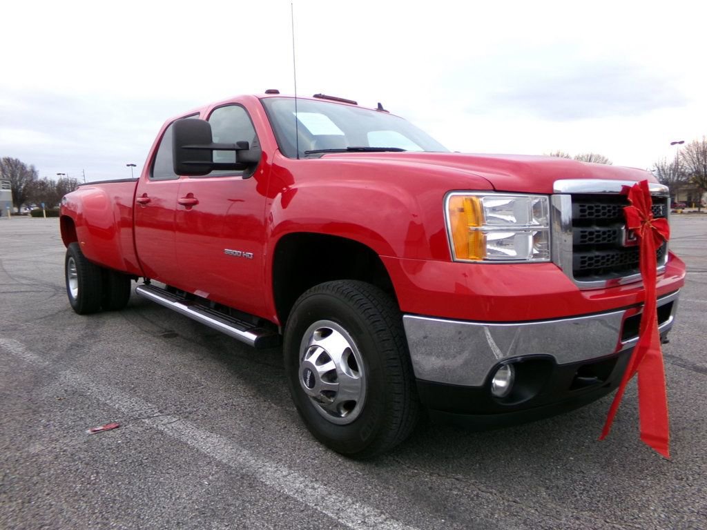 Used 2011 GMC Sierra 3500 SLT w/ SLT Convenience Package image 2