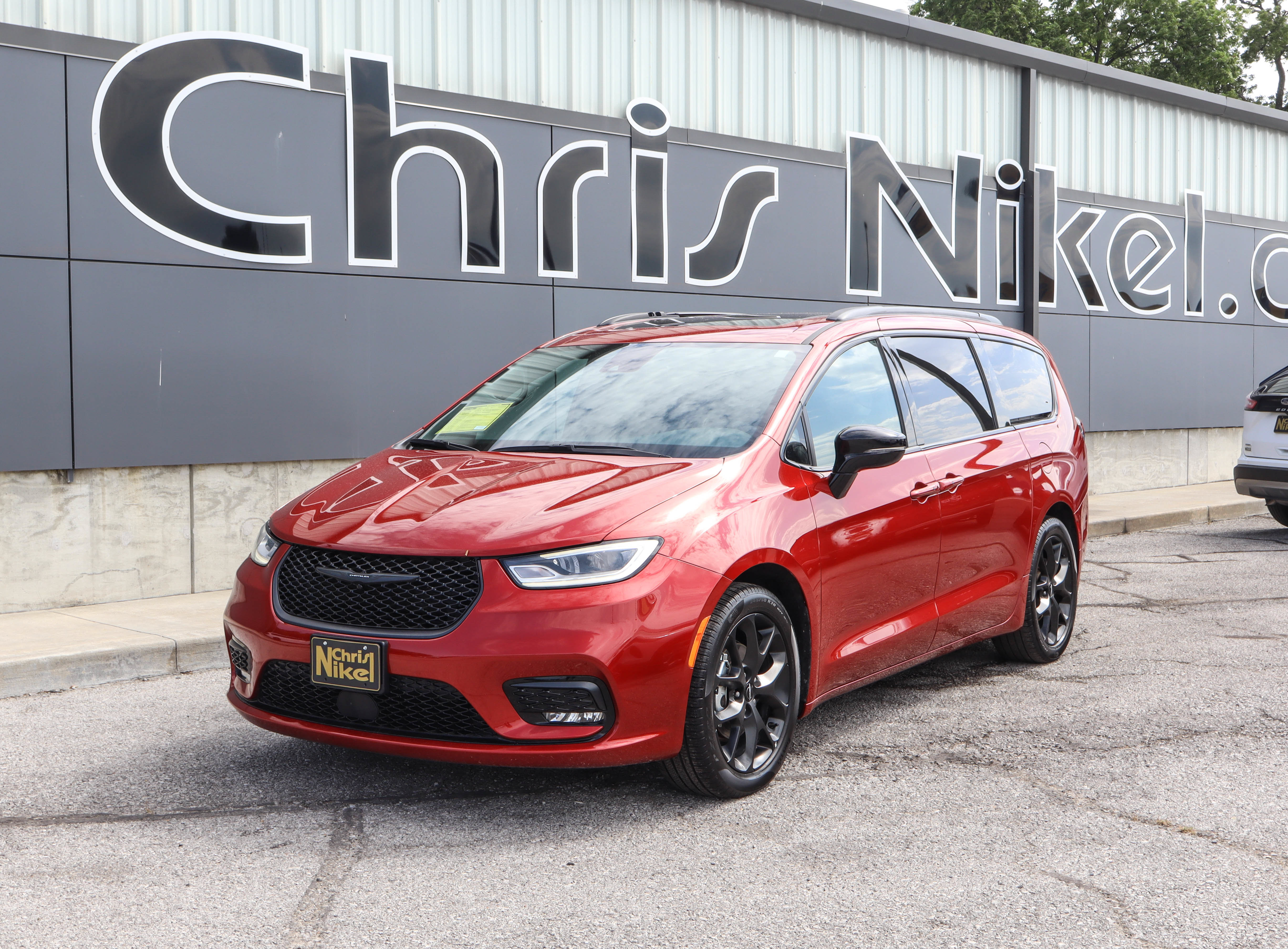 Used 2025 Chrysler Pacifica Limited