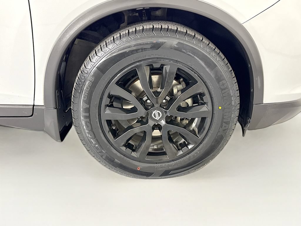 Used 2019 Nissan Rogue S w/ Special Edition Package FWD image 32