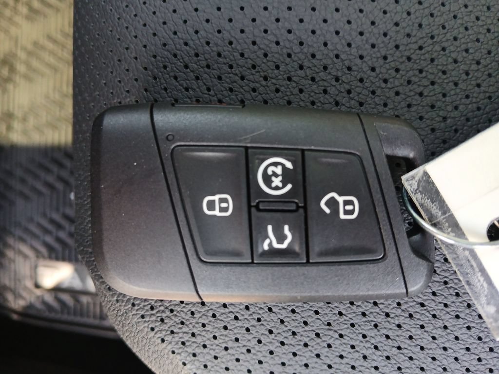 New 2026 Volkswagen Taos SEL AWD/4WD image 29